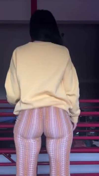 The way she stretch it out😍🍑