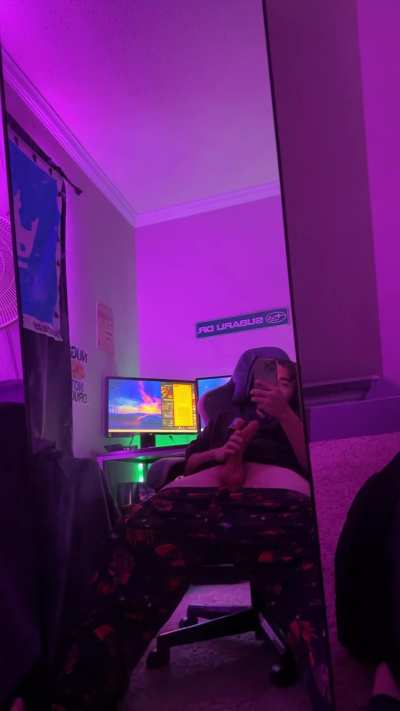 Who needs a good pounding and their holes fille<wbr>d?😮‍💨<wbr>😘 (22M4F)