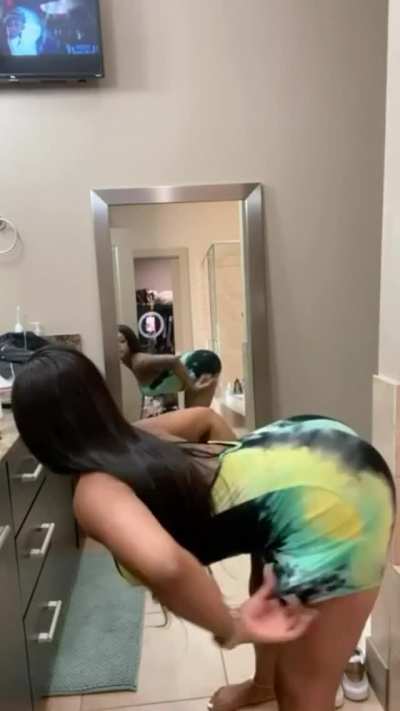 Ass moving