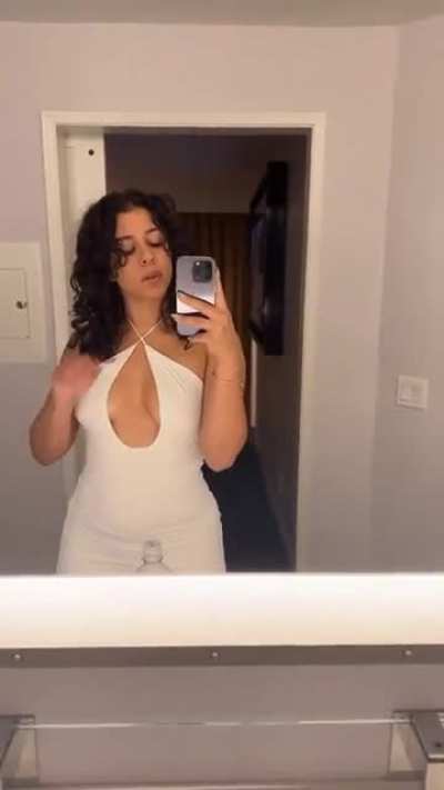 Any more angles on this dress?
