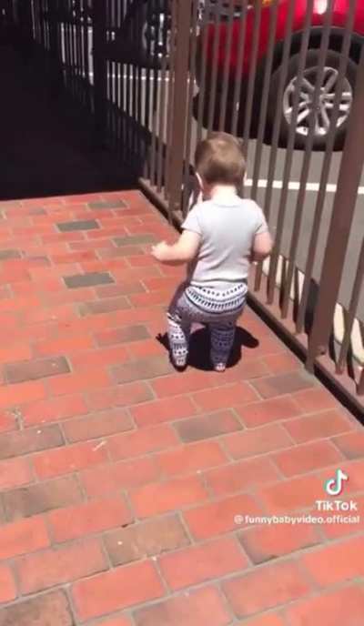 Kids discovery of their shadow