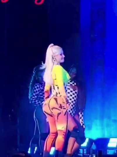 Iggy Azalea’s ass is so jiggly