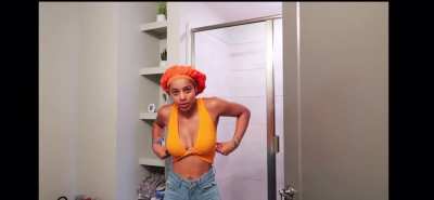 She should pop a tit 😩😩😩