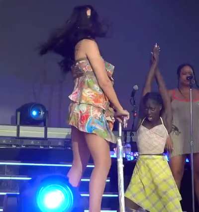 She can move