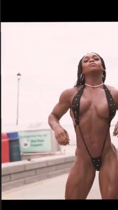 Lola Montez (@fit<wbr>_lola<wbr>monte<wbr>z)
