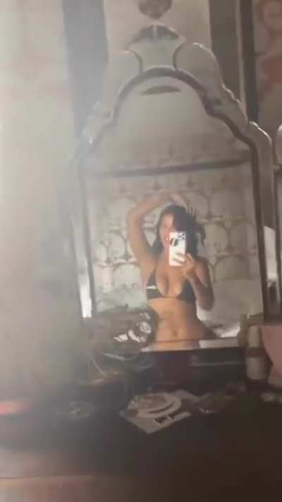 🤩
