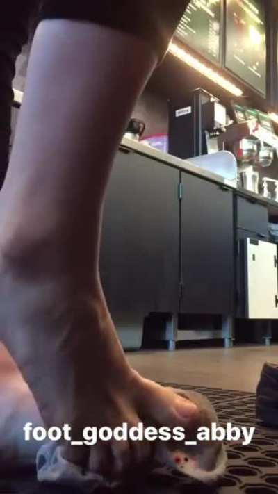 It&rsquo;s been a while since I&rsquo;ve done a public foot video 😈