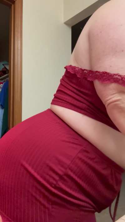 I bet you want all of this 52 yr old, 210 pound farting ass to smother your face & cock right? 😮‍💨