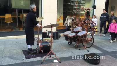 Street-performer in Spain Drum Juggling