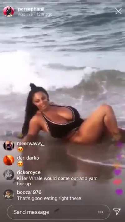 Nip slip... Beach like 💦💦