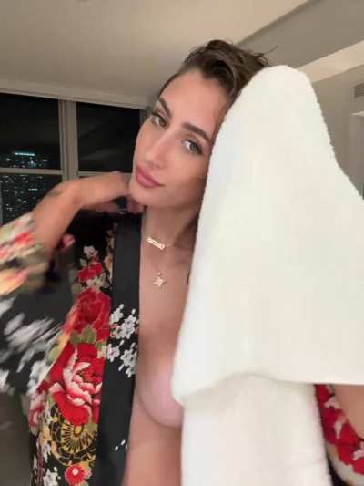 👅👅👅