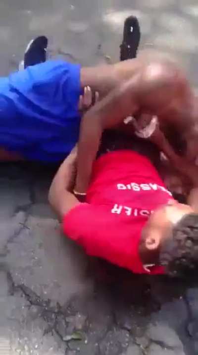 Guy knocks himself out during fight