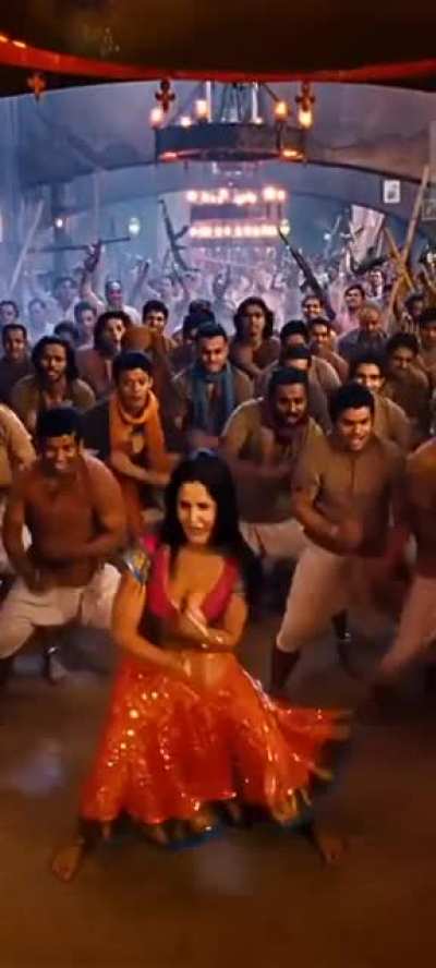 Oh My Gawd. Didn&rsquo;t notice this jiggle while watching song in past.