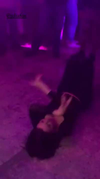 Doing splits &amp;amp; dancing enthusiastically at club (Julia Fox, old vid uploaded IG 2/2/21)