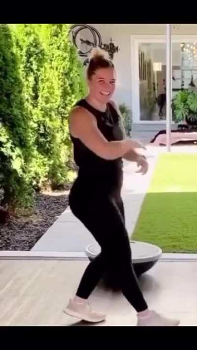 Lauren Alaina Big Bubble Butt