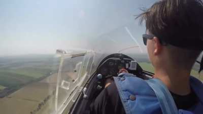 I'm not a boy in skirts, nor a girl in a suit. I don't have a cloak, I don't have a Mandalorian armor, and I definietly don't have a fuck ton of mustard and ketchup, but here's a video of me flying.