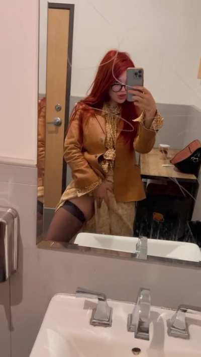 I&rsquo;ll send you videos like this from the bathroom on our coffee date.