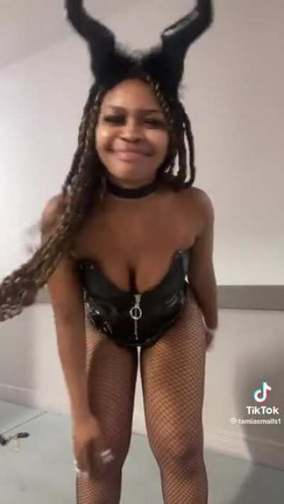 Costume