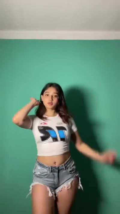 Her butt cheek<wbr>ðð<wbr>