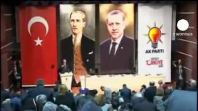 Tayyib'in Atat&uuml;rk'&uuml; ve CHP'yi kelime oyunu yaparak k&uuml;&ccedil;&uuml;k d&uuml;ş&uuml;rmeye &ccedil;alışması ''Eğer devlet adına &ouml;z&uuml;r dilenecekse, b&ouml;yle bir literat&uuml;r varsa ben &ouml;z&uuml;r dilerim, diliyorum." Bu devlet adına yapılmış ciddi bir &ouml;z&uuml;r değil, herif gerekirse &ouml;z&uuml;r dileriz diyor.