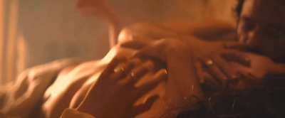Emma Mackey (Sex Education) and her nude debut in 'Eiffel'