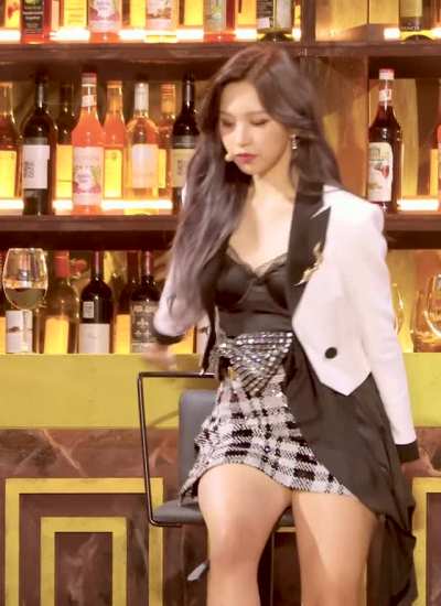 Mina 🤤🤤🤤
