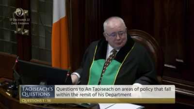 Taoiseach confirms that Santa will be granted access to Irish airspace and that the Government believes he is expected "on time" on Christmas Eve.