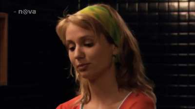 &Scaron;&aacute;rka Vacul&iacute;kov&aacute; &amp;amp; Charlotte Doubravov&aacute; - Prvn&iacute; krok S01E02 (CZ2009) - Dorm roommates are the best! (Long version, 3 mins)