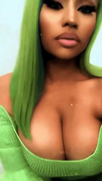 Busty Nicki
