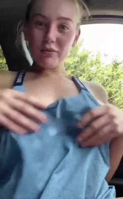 Jiggle thos titties