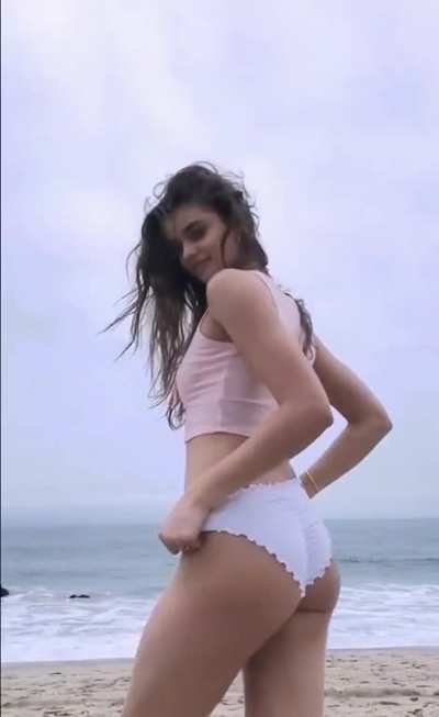 a gif of the booty