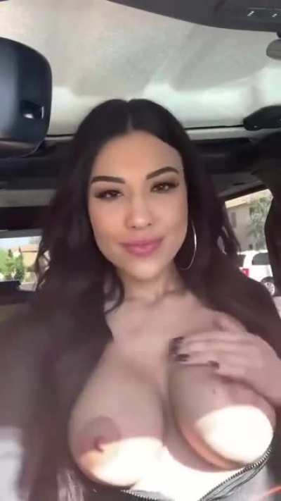 Rainey james 😍 Free Mega folder of her &amp;gt;&amp;gt; b.link/raineymega