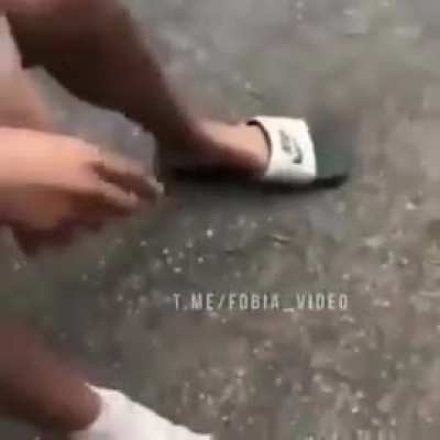 Dumbass shoot his foot (btw the cilp ended before the blood was shown)