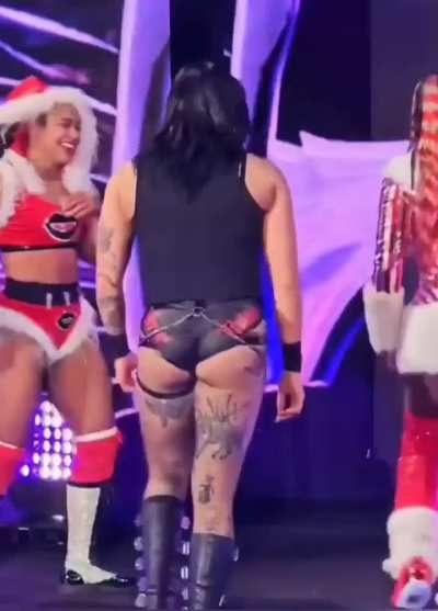 Rhea Twerking 