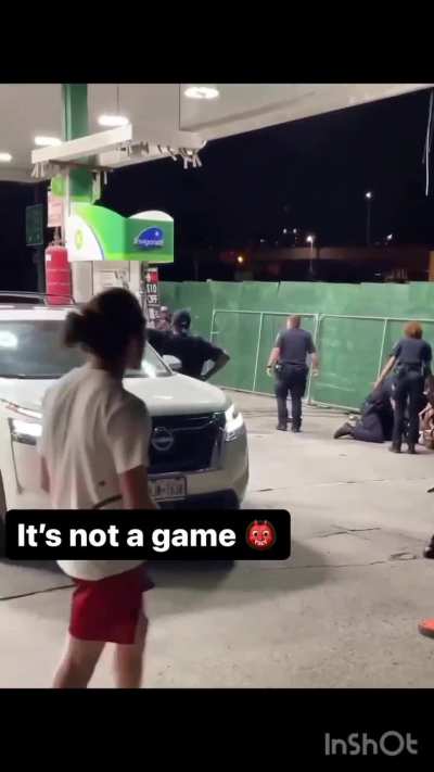 2023 shit 🤦&zwj;♂️ where every teenager is a demon on TikTok while parents work OT to buy them Amiris and Jordan&rsquo;s. Cop in the white shirt was ready to show him it&rsquo;s not a game 👹