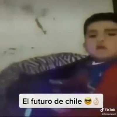 Aparta esa porqueria de la camara que me duele la cabeza 😠