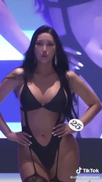 thicc ass korean