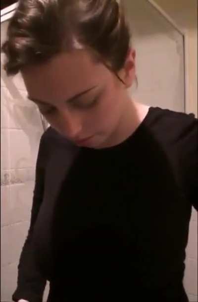 I don't think i have seen a more adorable titty reveal