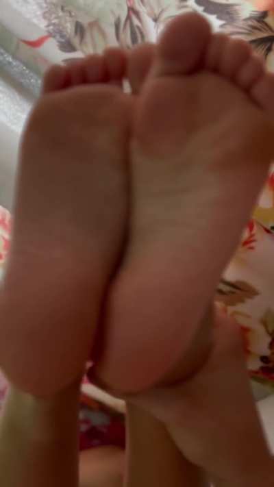 Ready to give my feet a warm welcome today? [oc]