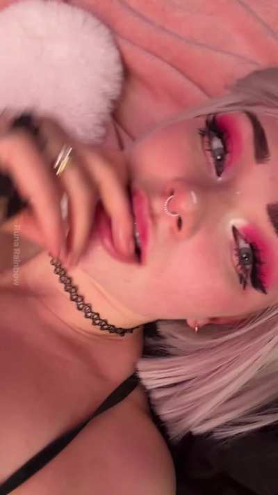 Daydreaming of your dick 🤤🤤🤤 do you need more of me? Check the link below 👇