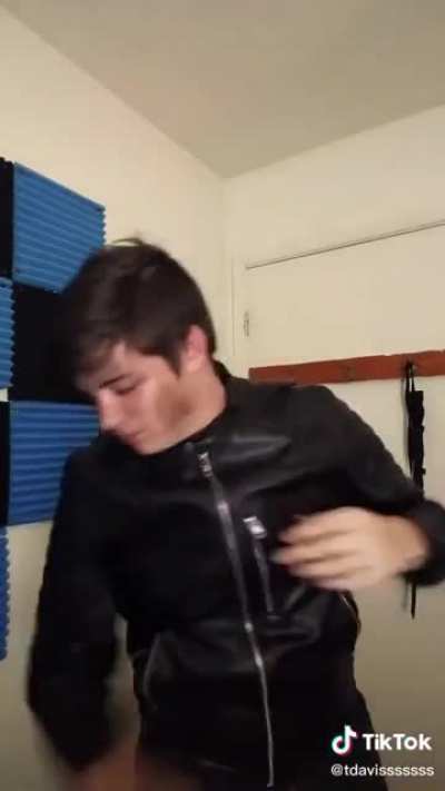 Ehm... this i found on TikTok at 3AM