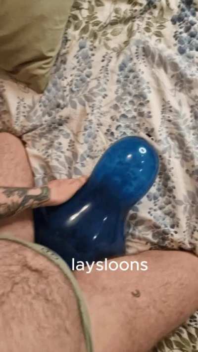 I love humping pretty balloons and seeing the neck bulge out 😵&zwj;💫😵&zwj;💫