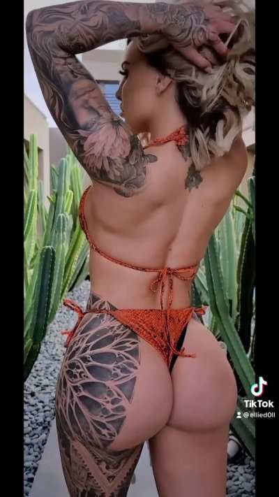 Hot doll 