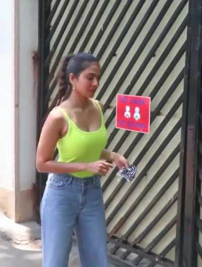 Malavika Mohanan - Tight 💚 Vaccination Camp