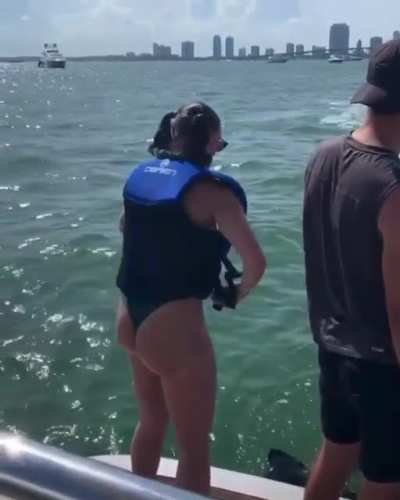 👀