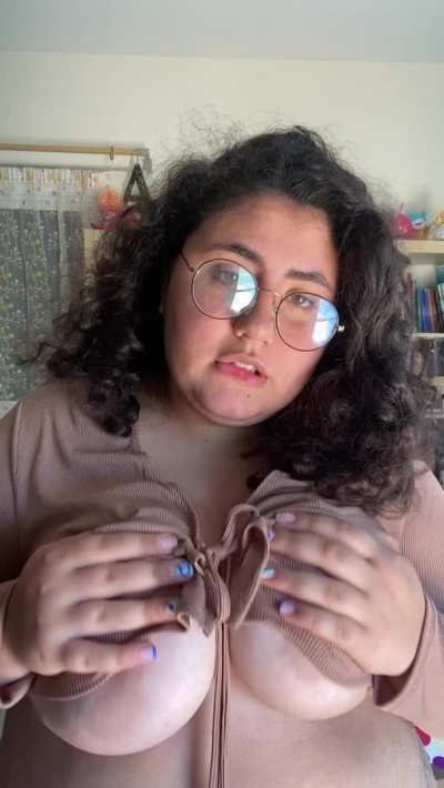 Are you up early or up late? Either way, enjoy my tiddies for tiddy tuesday!