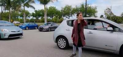 Cart Narc drives woman mad