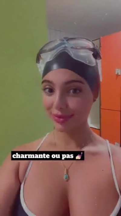 Julia &agrave; la piscine