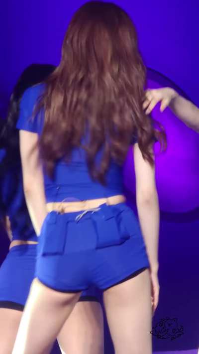 TWICE - Sana