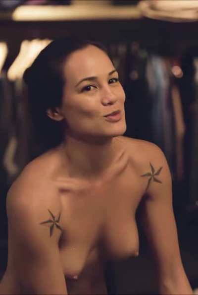 Nadine Nicole, Clarissa Mao on "The Expanse"